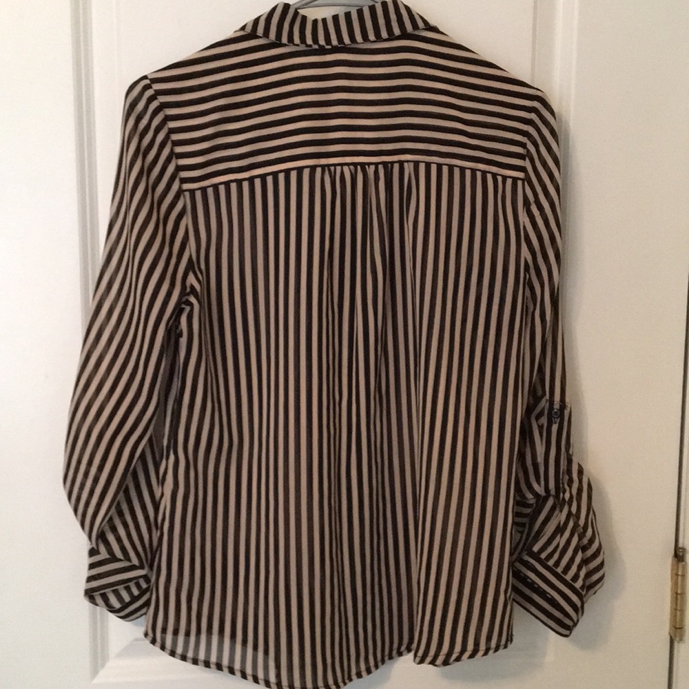 Top - Picture 2 of 2